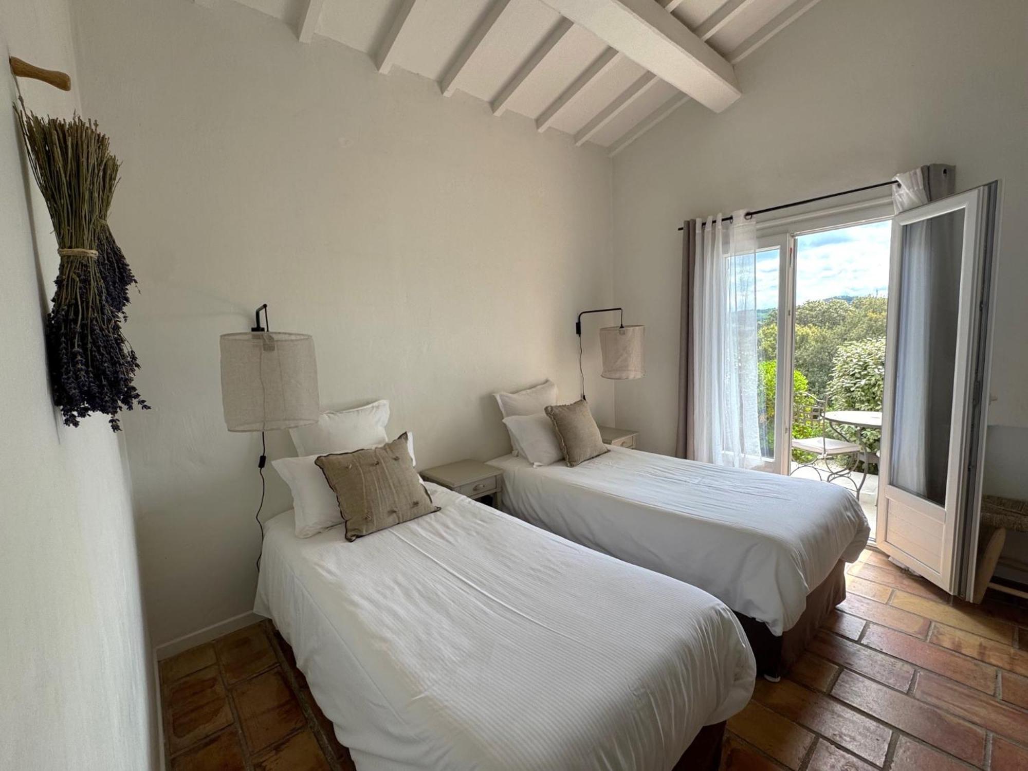 La Cle Des Champs, Boutique Hotel & Spa - Le Mas De Garrigon Roussillon en Isere المظهر الخارجي الصورة