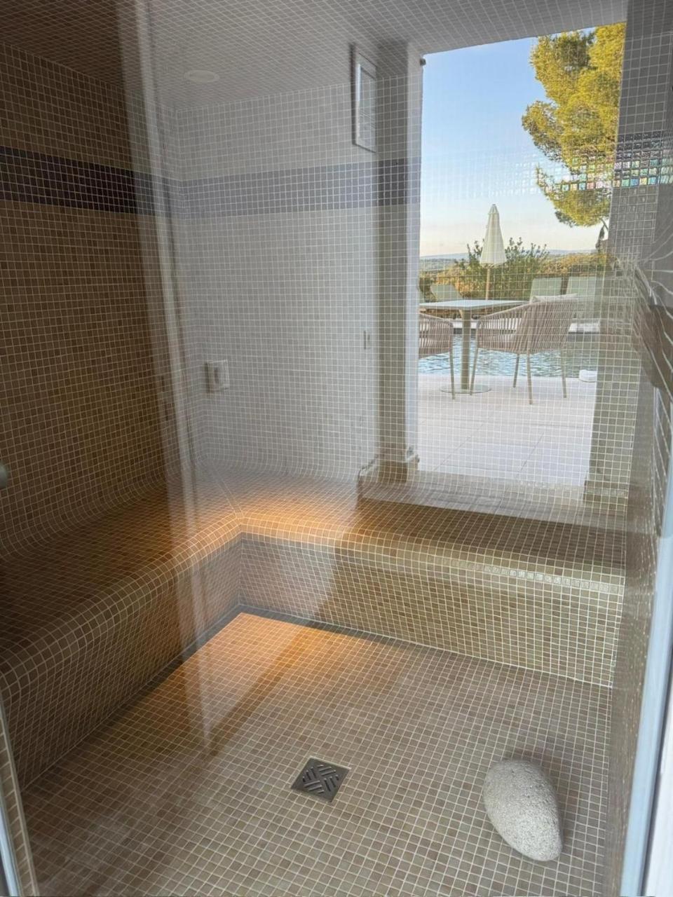 La Cle Des Champs, Boutique Hotel & Spa - Le Mas De Garrigon Roussillon en Isere المظهر الخارجي الصورة