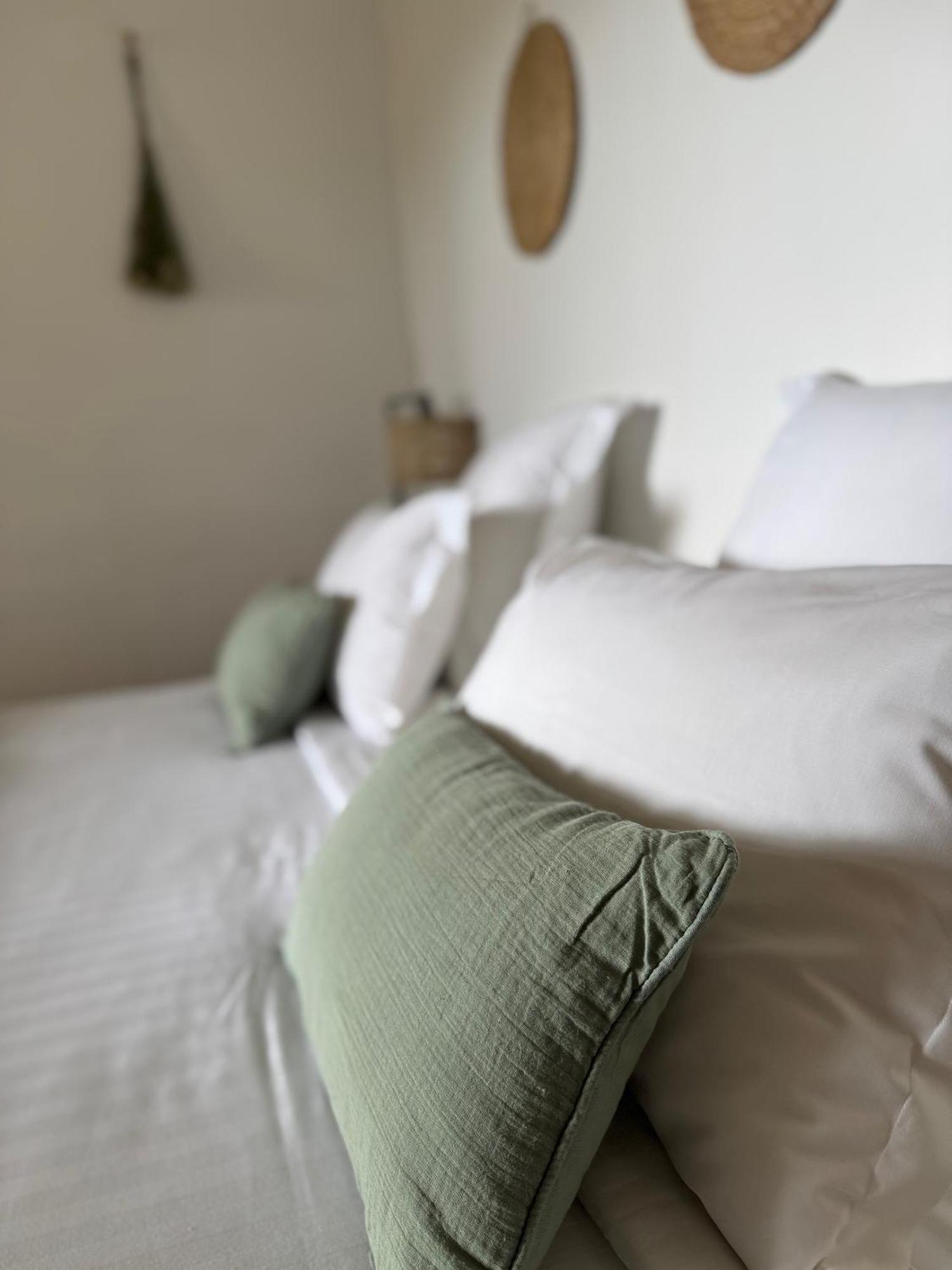 La Cle Des Champs, Boutique Hotel & Spa - Le Mas De Garrigon Roussillon en Isere المظهر الخارجي الصورة