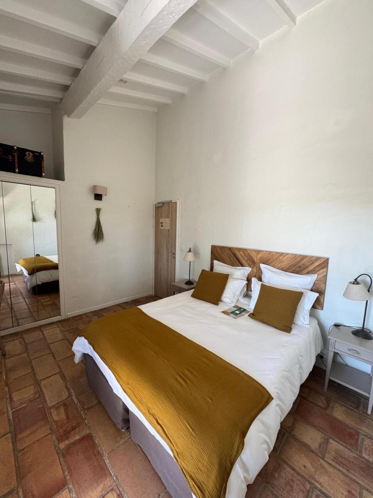 La Cle Des Champs, Boutique Hotel & Spa - Le Mas De Garrigon Roussillon en Isere المظهر الخارجي الصورة